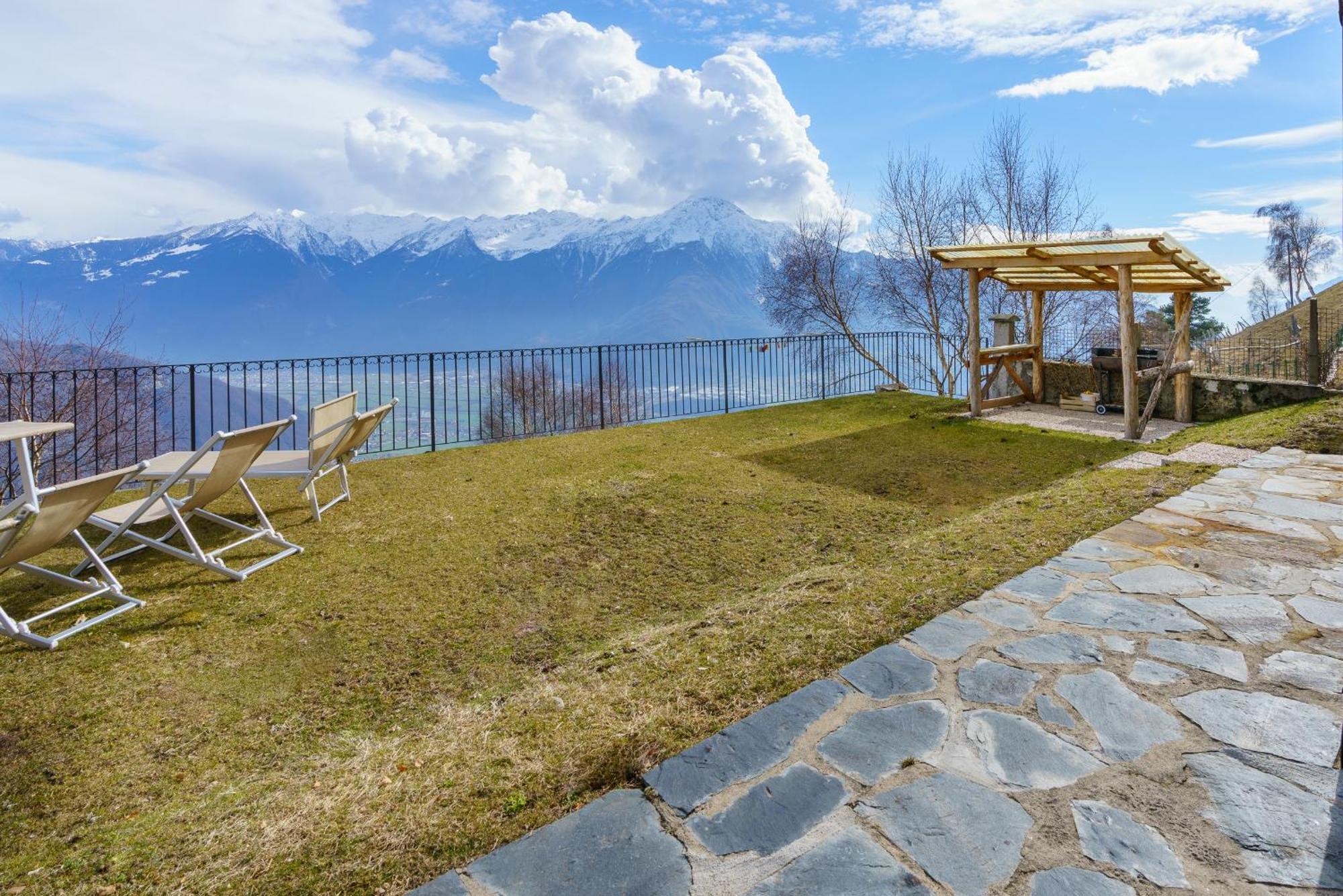 Agriturismo Giacomino Gera Lario Buitenkant foto